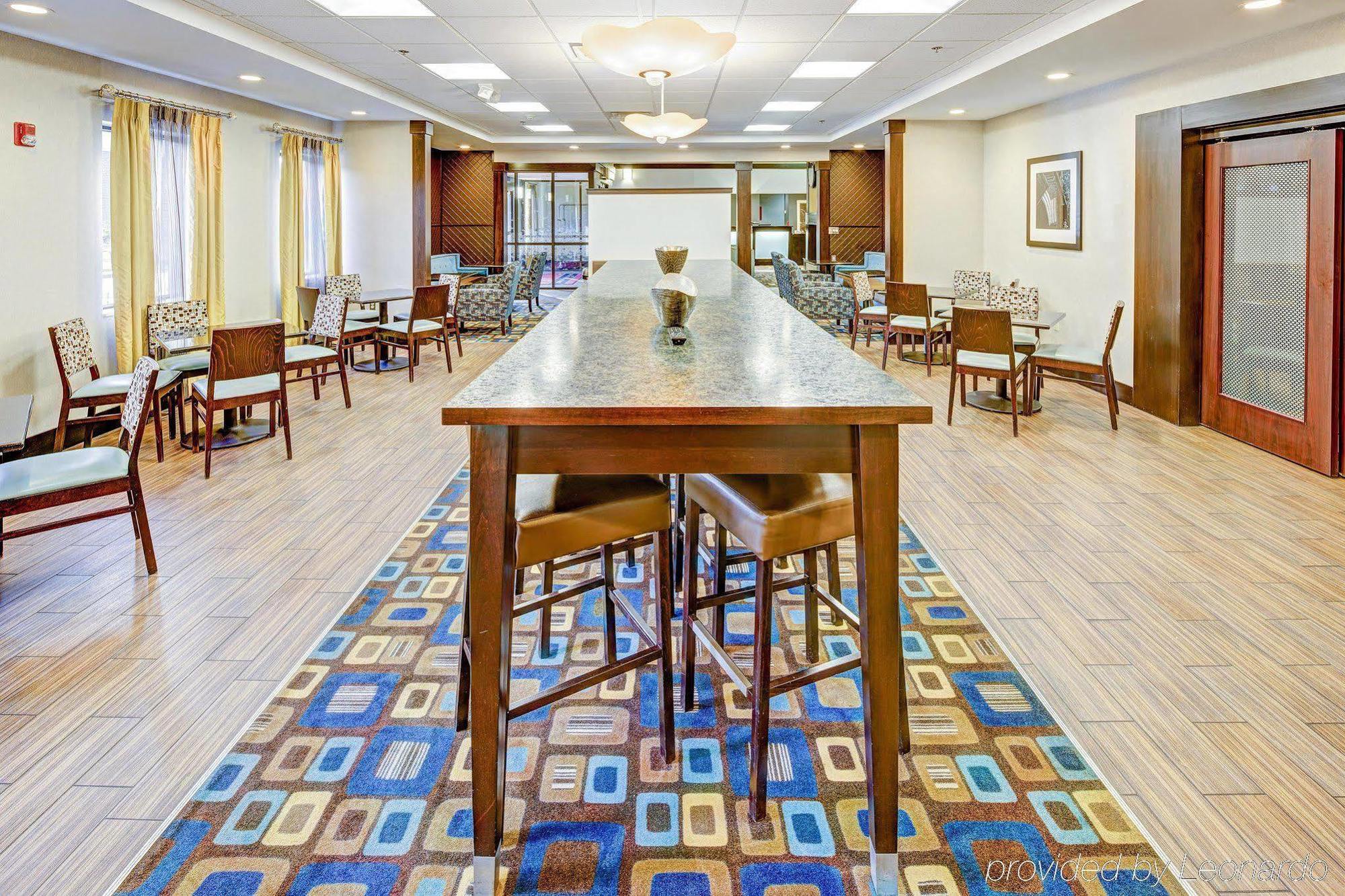 Hotel Hampton Inn&suites Cleveland-airport/middleburg Heights 3*