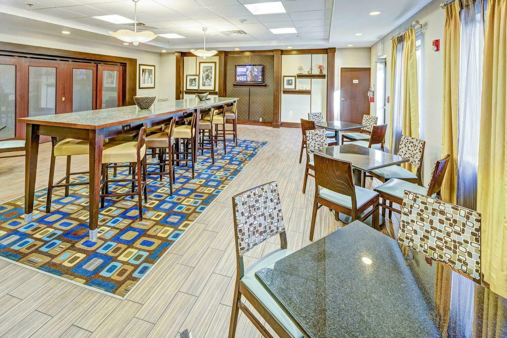 Hampton Inn&suites Cleveland-airport/middleburg Heights Hotel