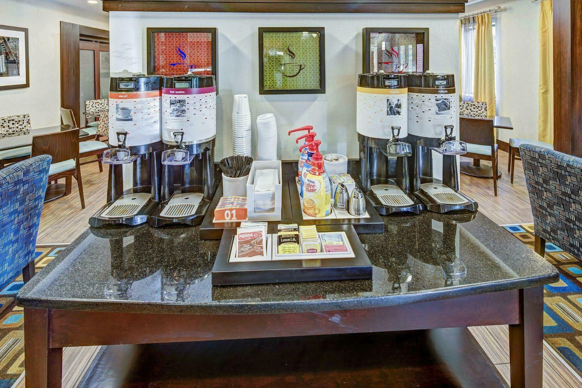 Hampton Inn&suites Cleveland-airport/middleburg Heights Hotel