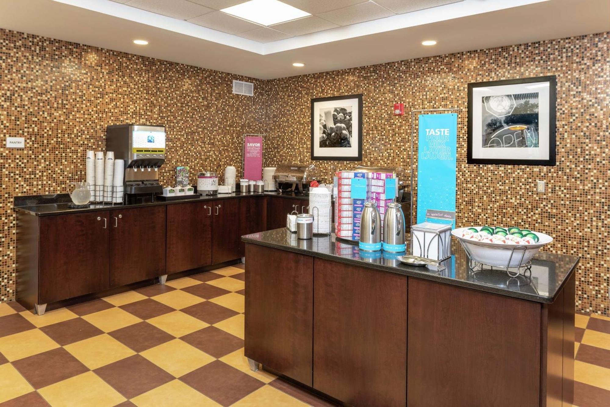 Hampton & Cleveland-airport/middleburg Heights Hotel 3*